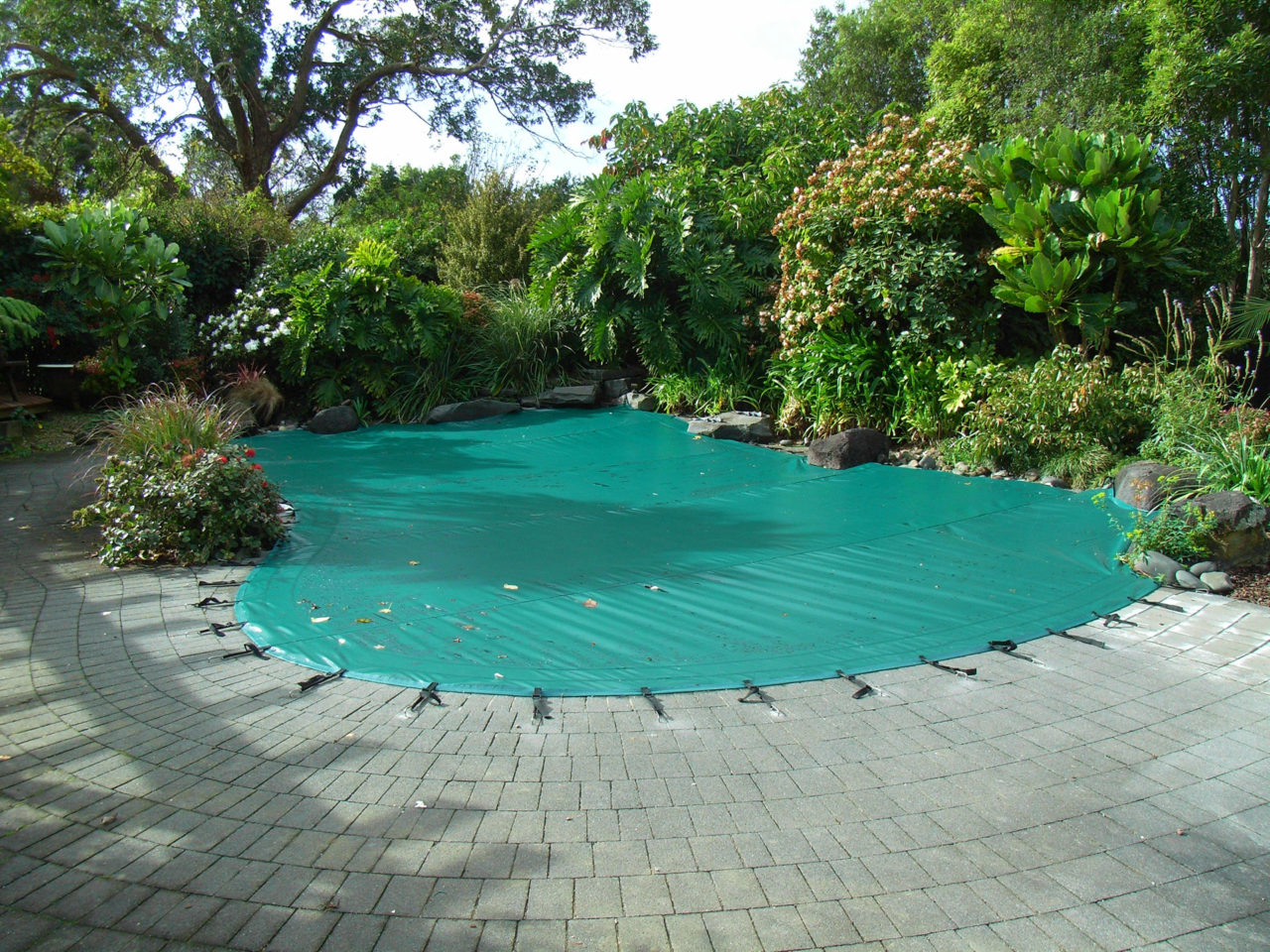 Products BMH Pool & Spa Covers